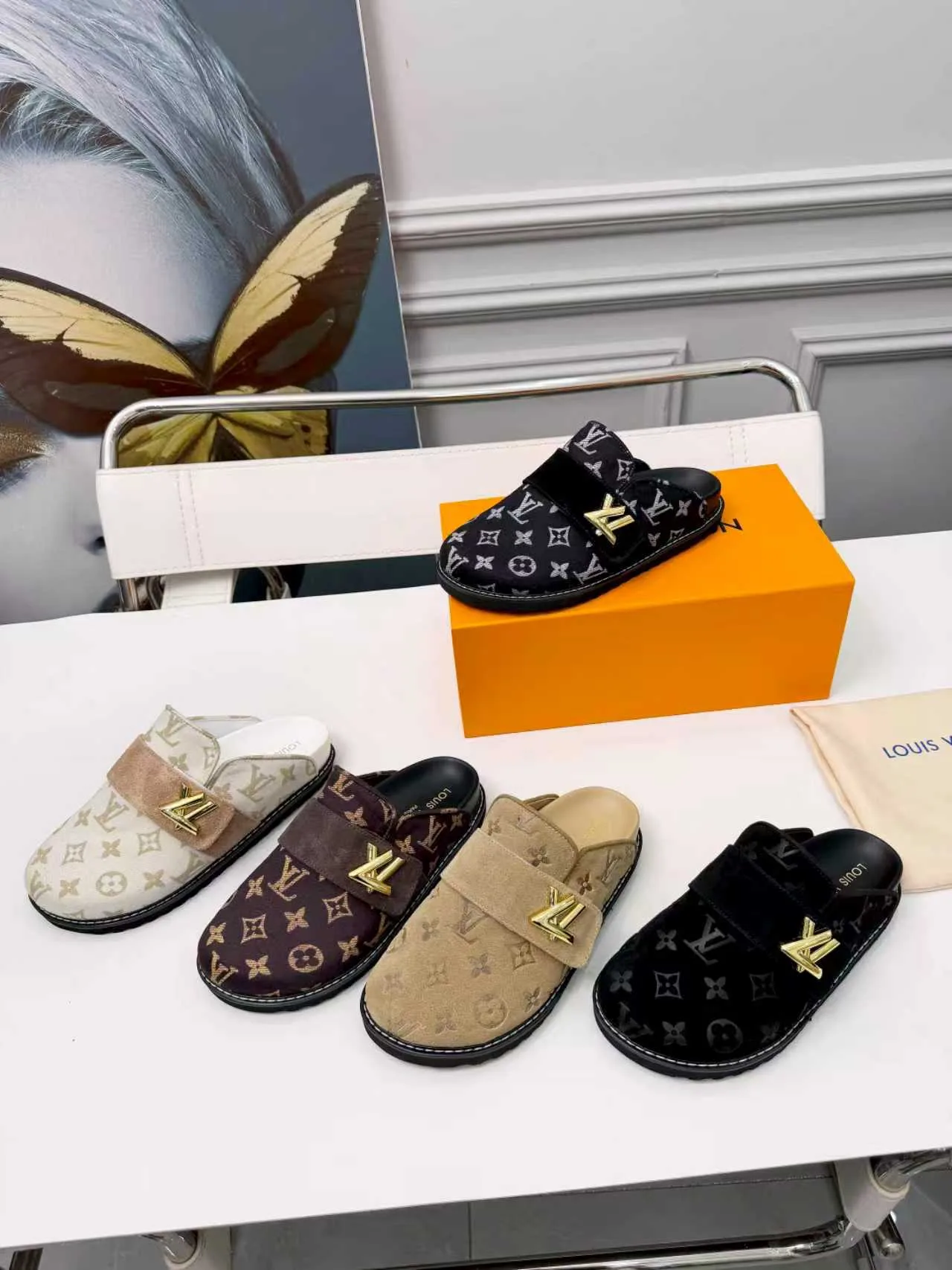 Louis Vuitton Slippers