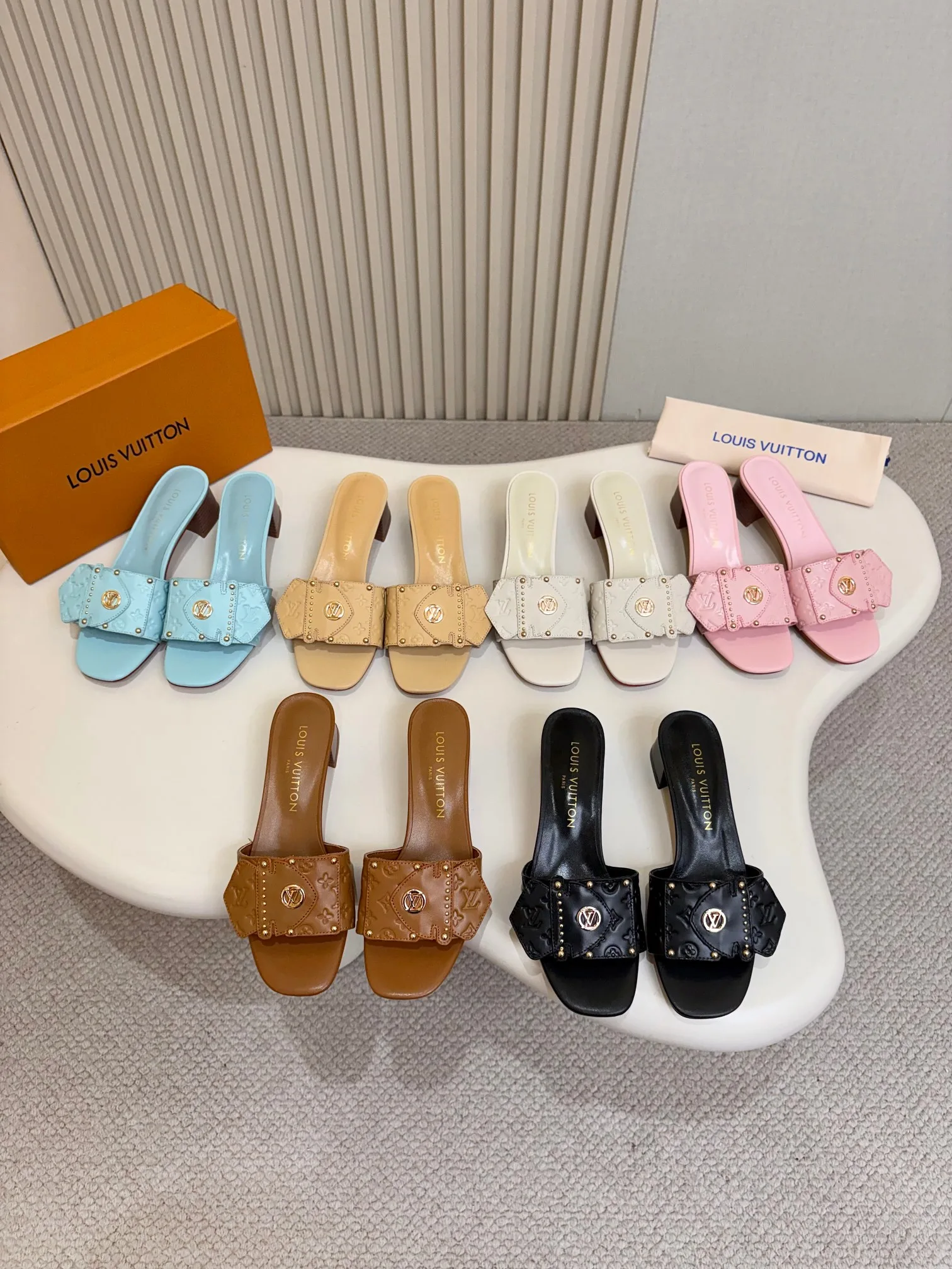 Louis Vuitton Slippers