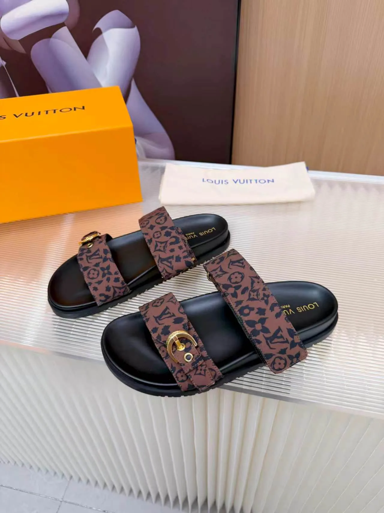 Louis Vuitton Slippers