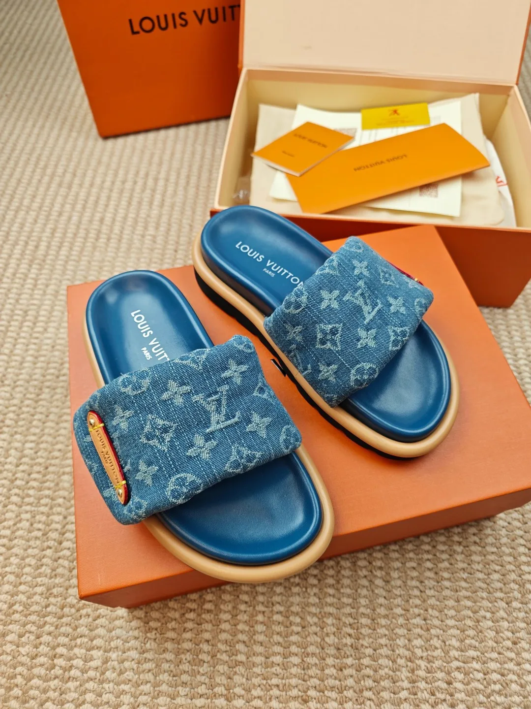 Louis Vuitton Slippers