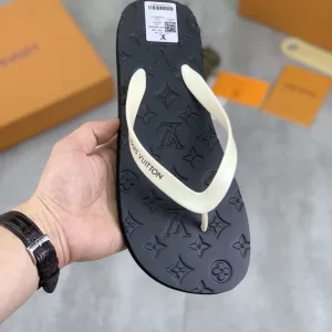 Louis Vuitton Slippers