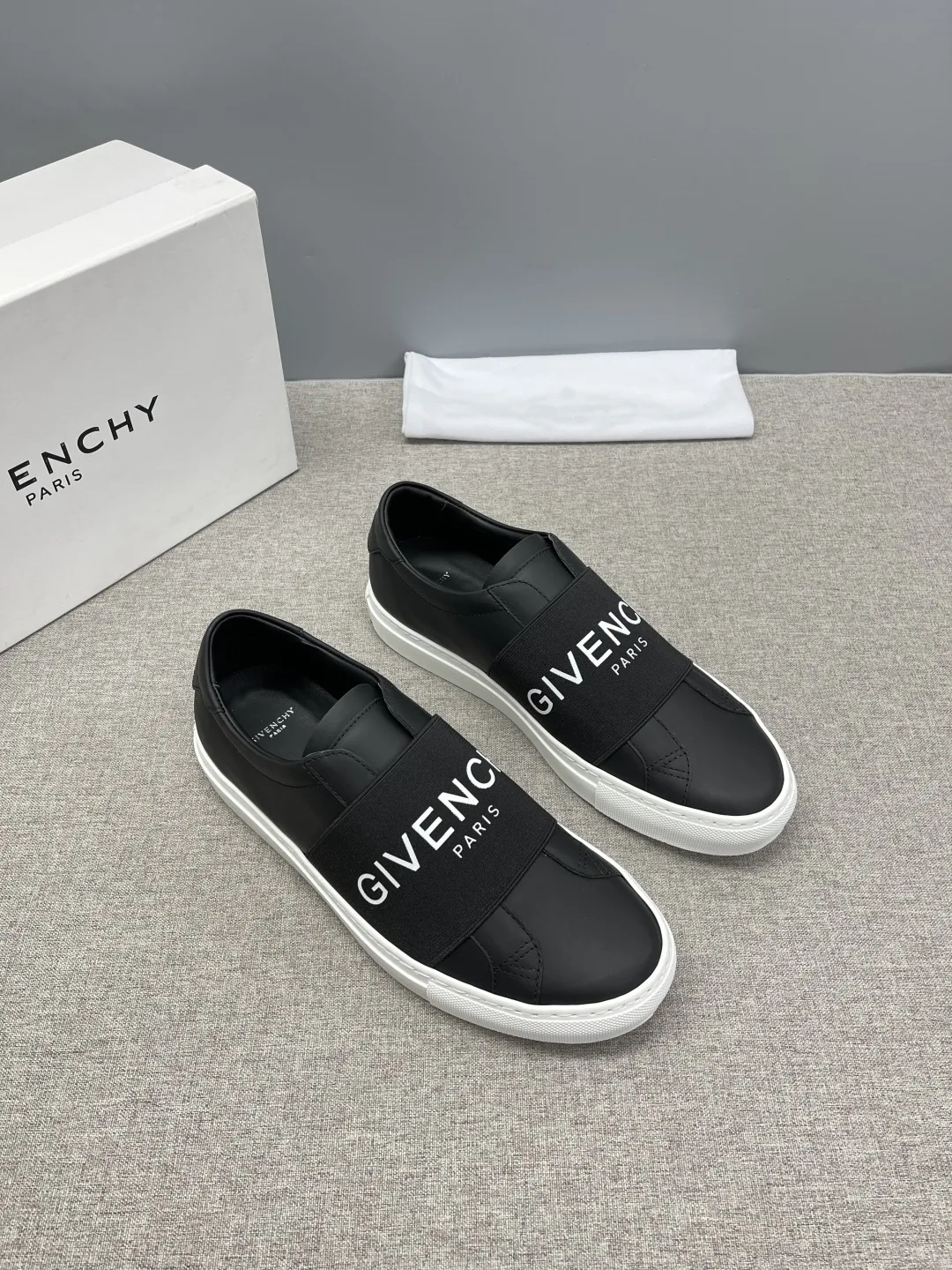 Givenchy Sneakers