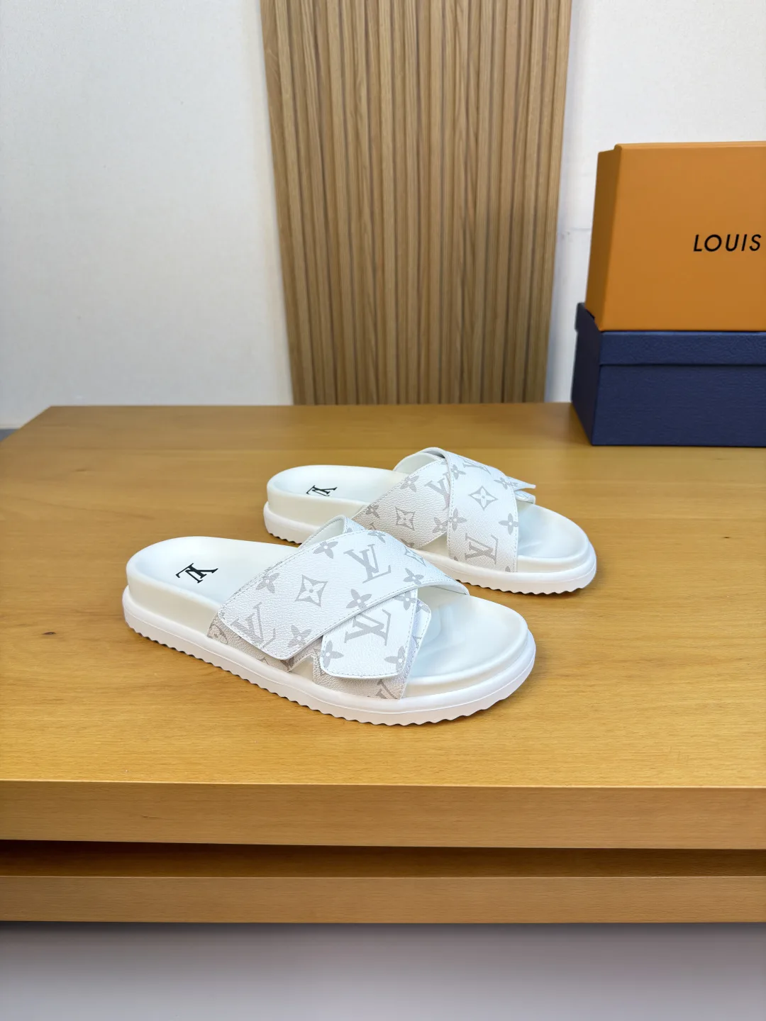 Louis Vuitton Slippers