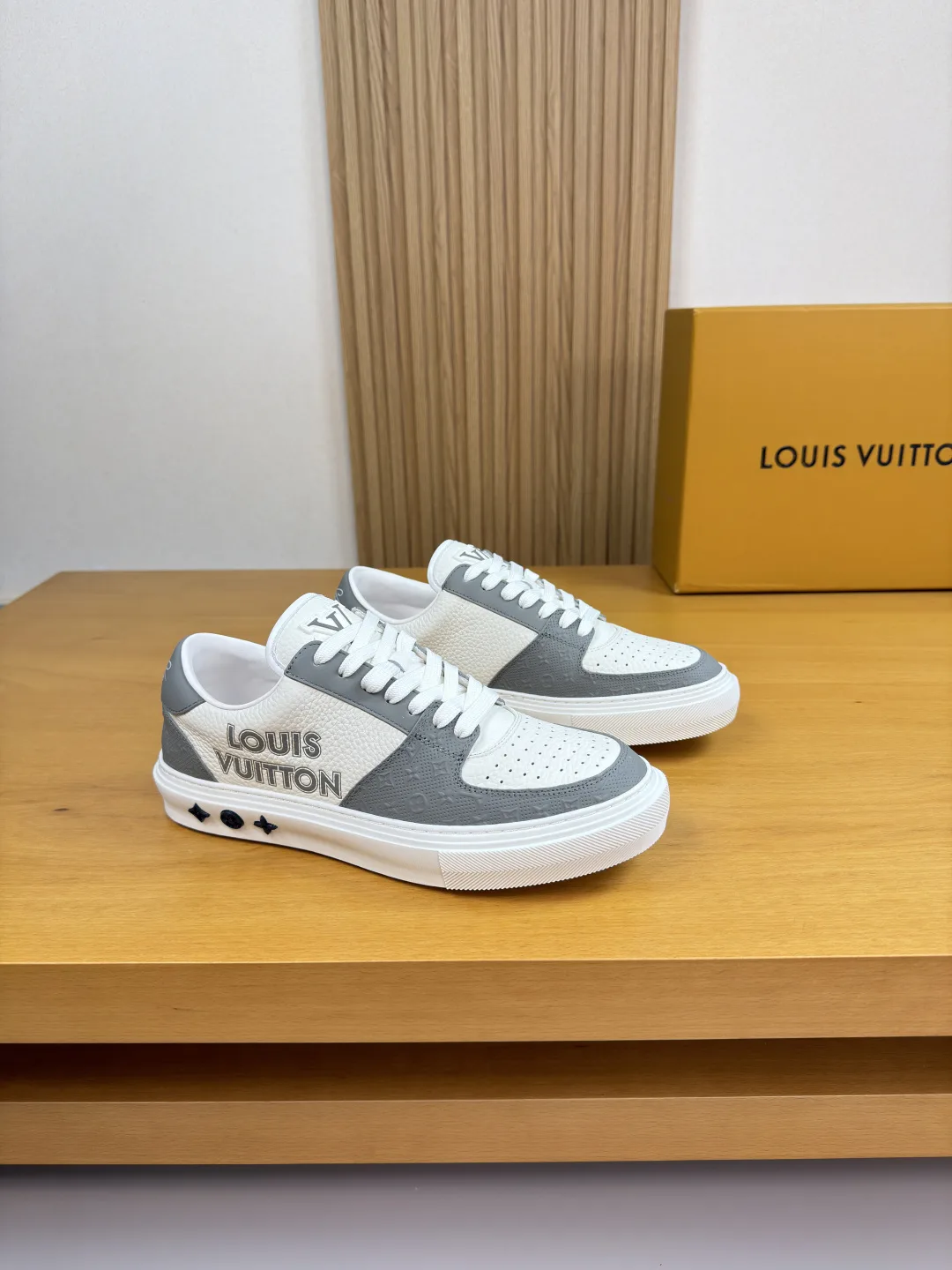 Louis Vuitton Sneakers
