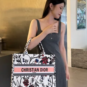 Dior Shopping Bags