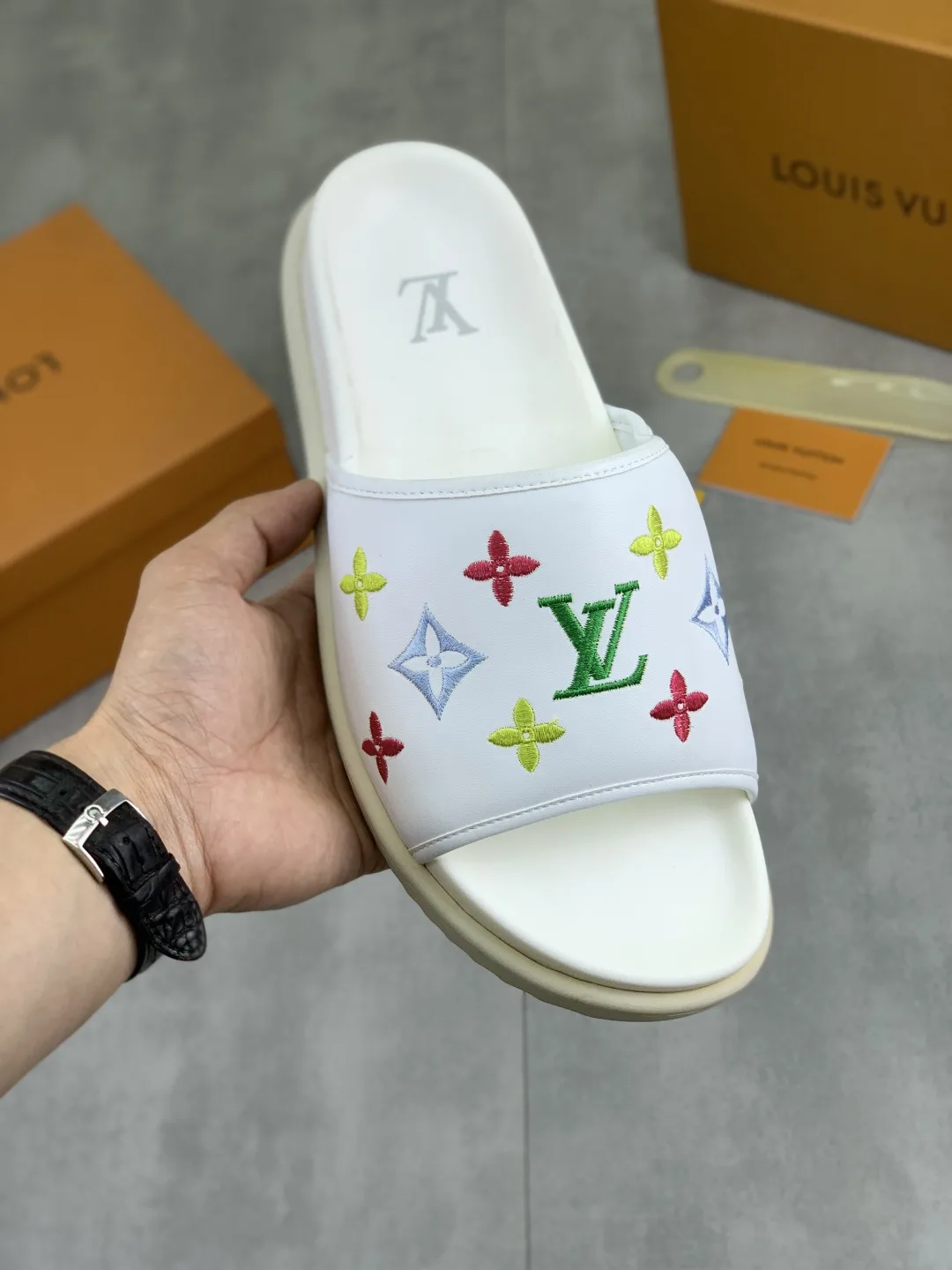 Louis Vuitton Slippers