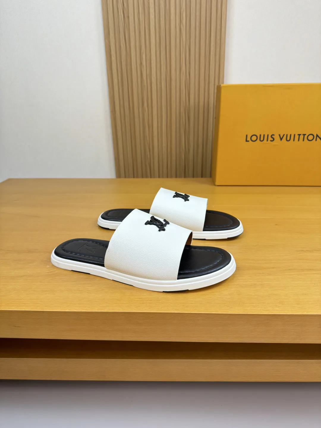 Louis Vuitton Slippers