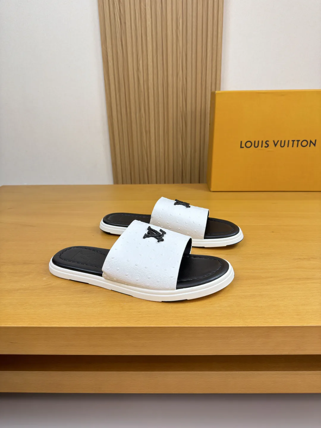 Louis Vuitton Slippers