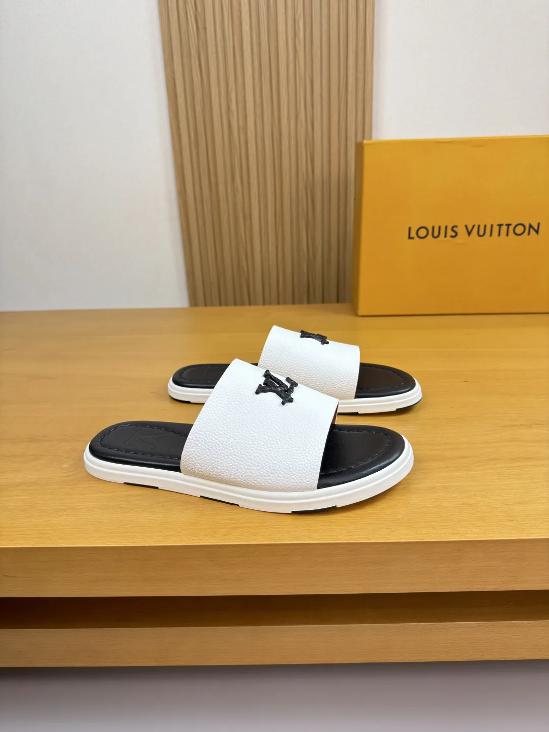 Louis Vuitton Slippers