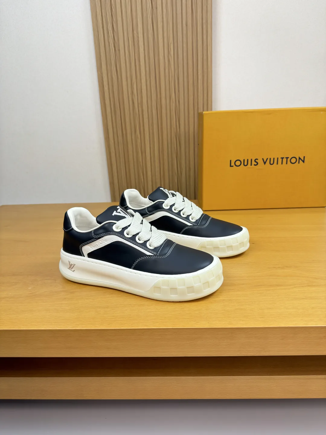 Louis Vuitton Sneakers