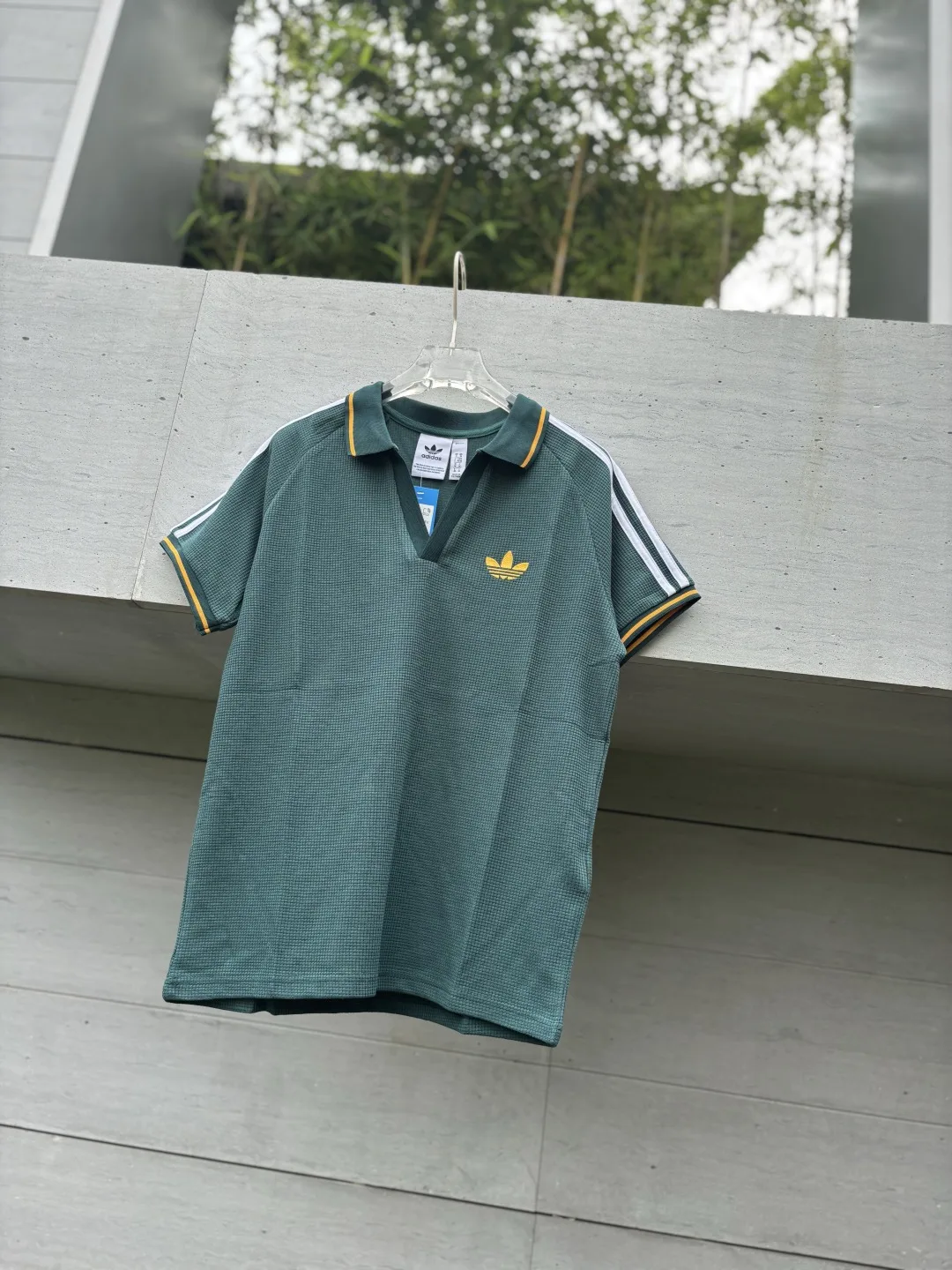 Gap Short Sleeves