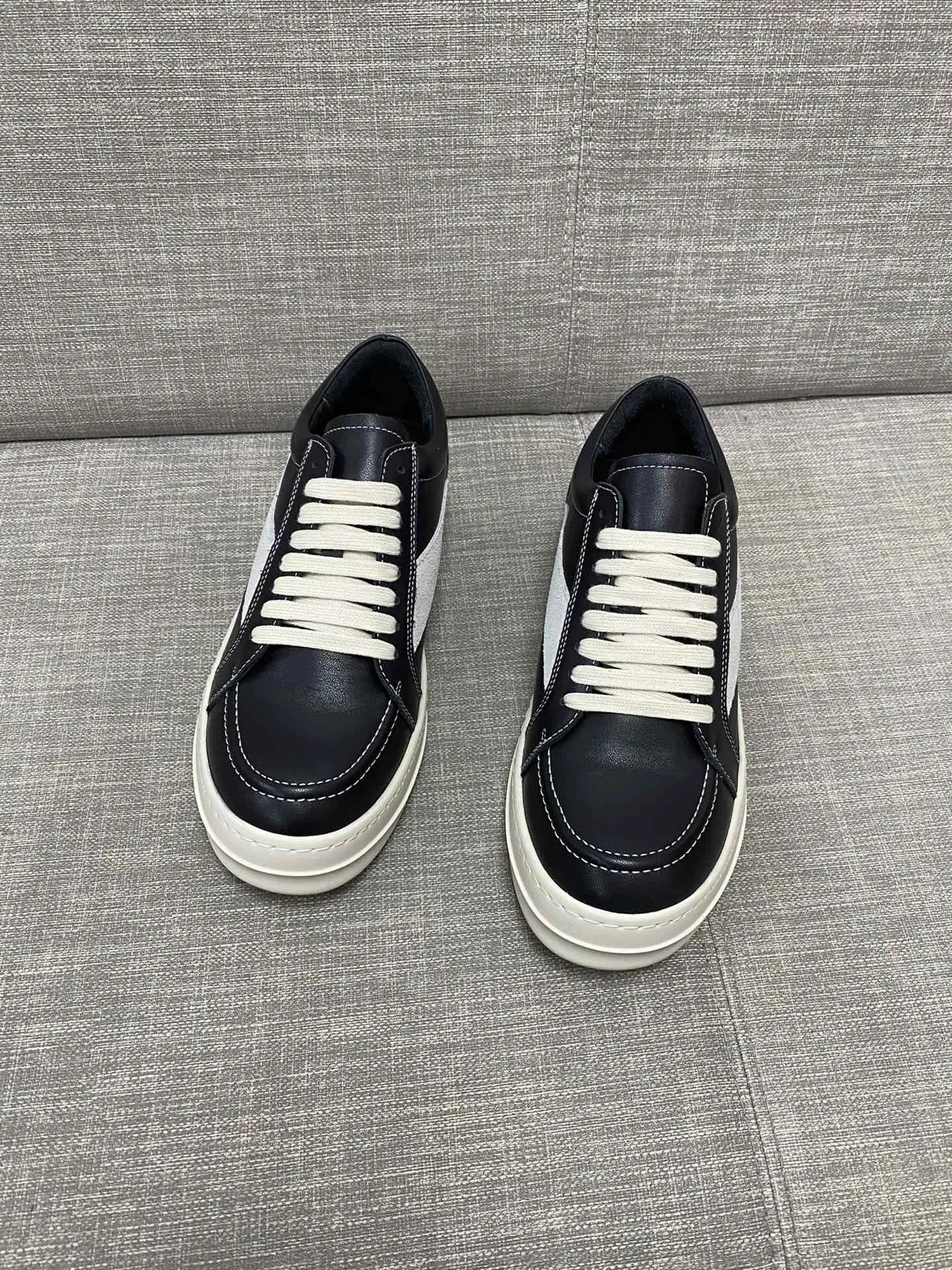 Vince Sneakers