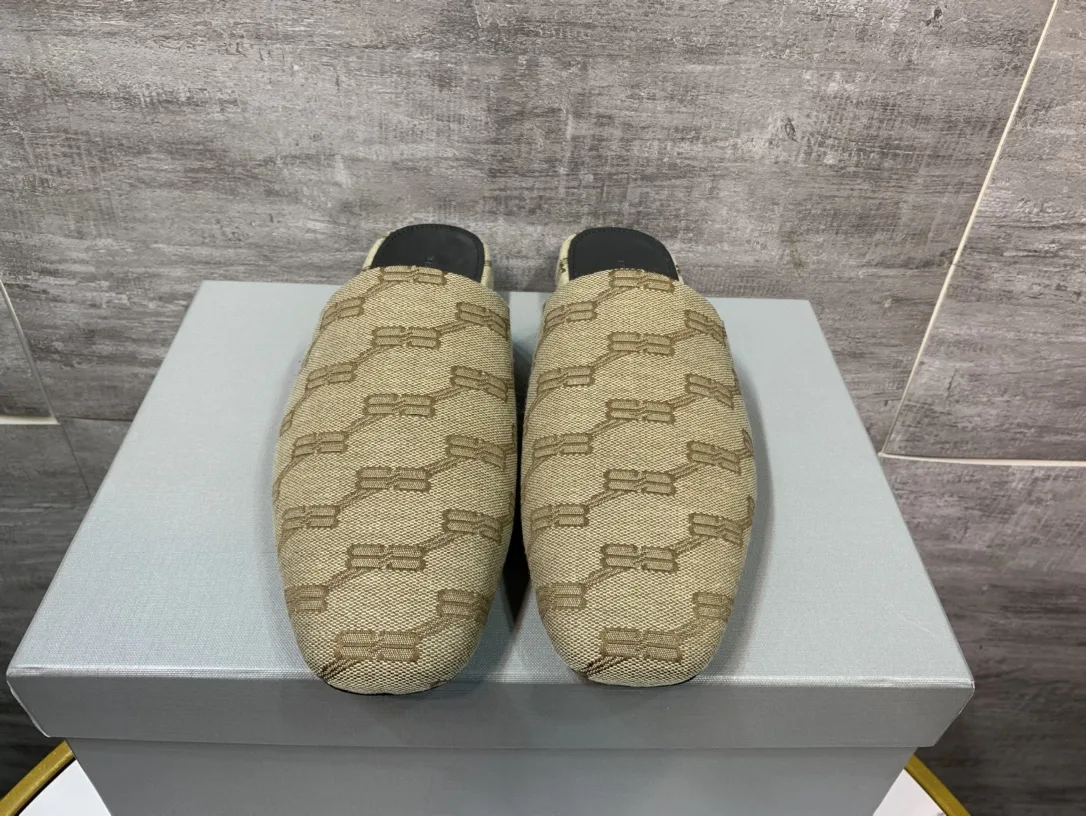 Balenciaga Slippers