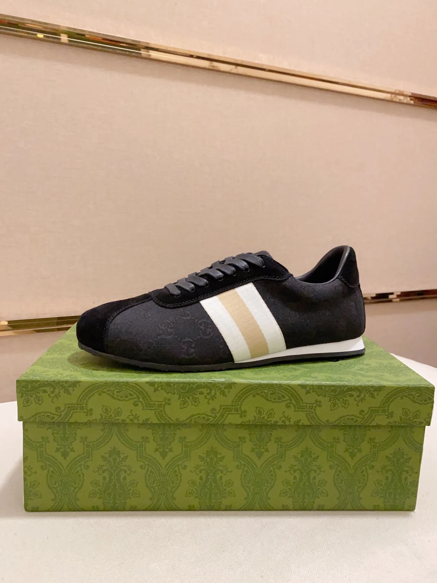 Gucci Casual Shoes