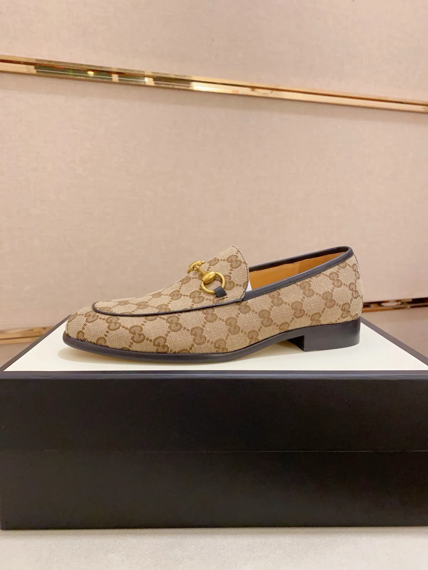 Gucci Leather Shoes