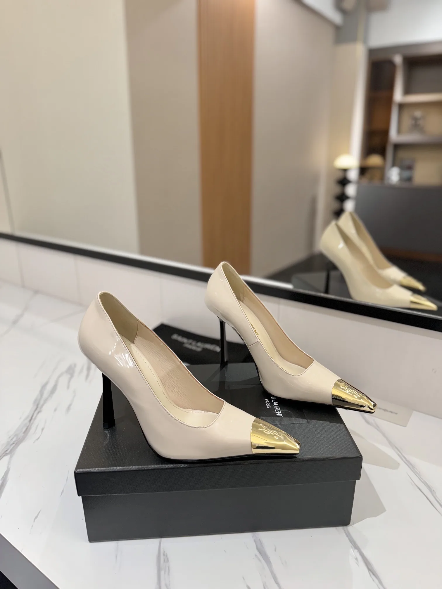 Saint Laurent High Heel
