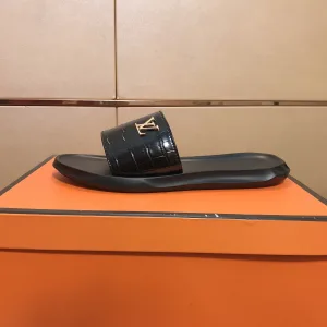 Louis Vuitton Slippers