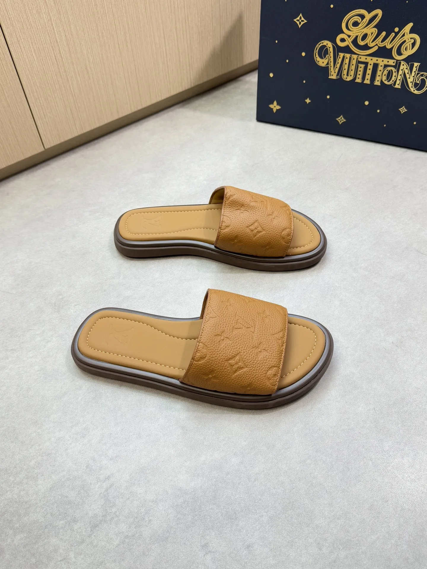 Louis Vuitton Slippers