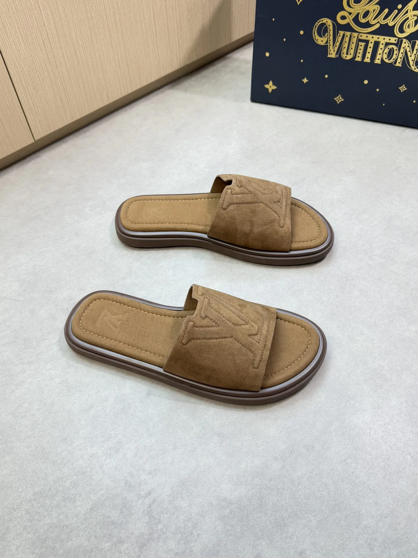 Louis Vuitton Slippers