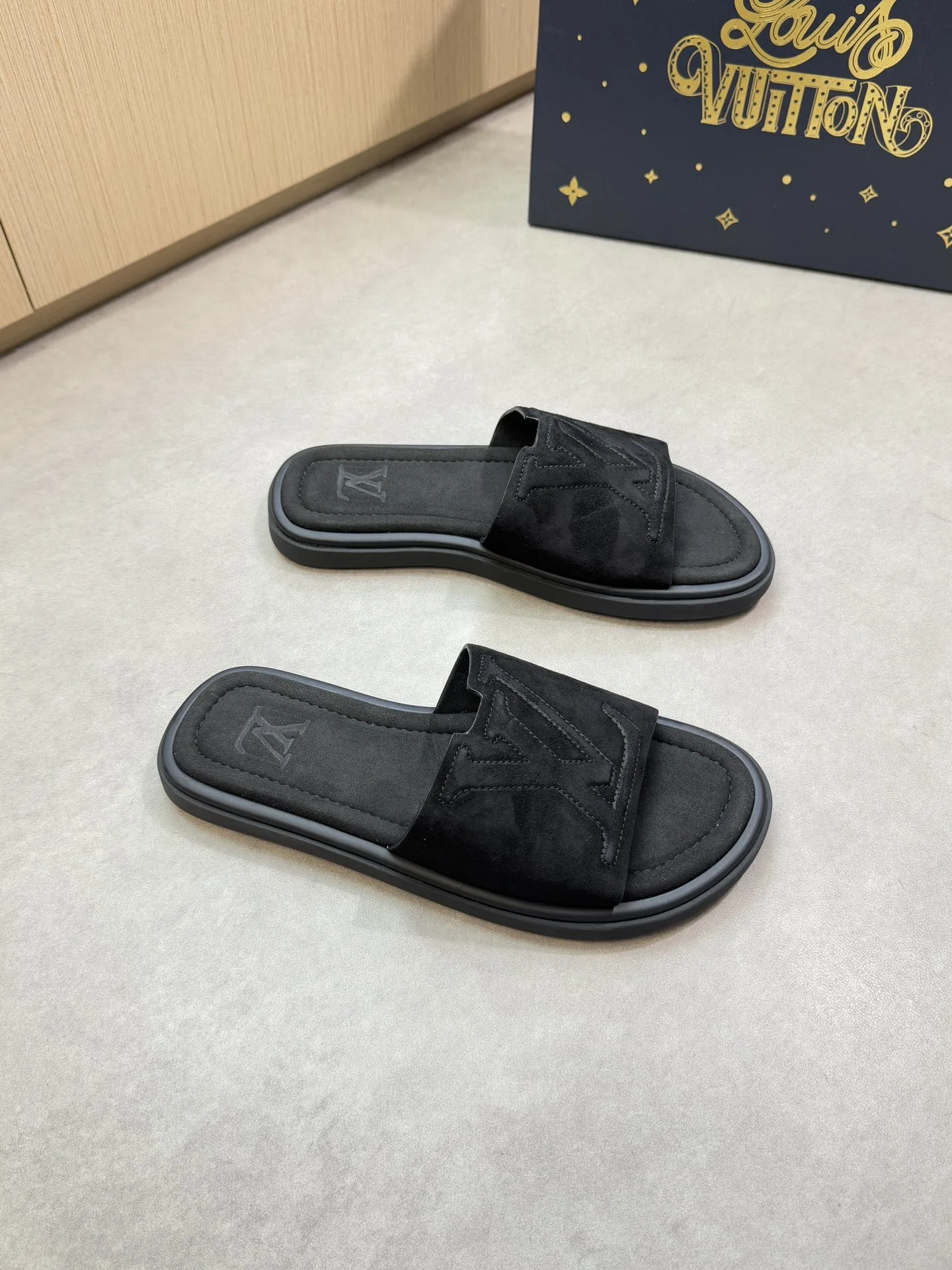 Louis Vuitton Slippers