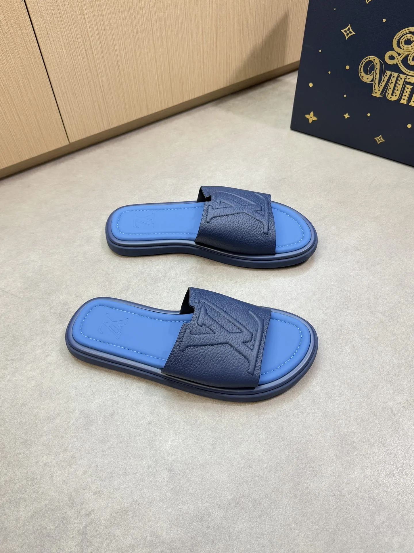 Louis Vuitton Slippers