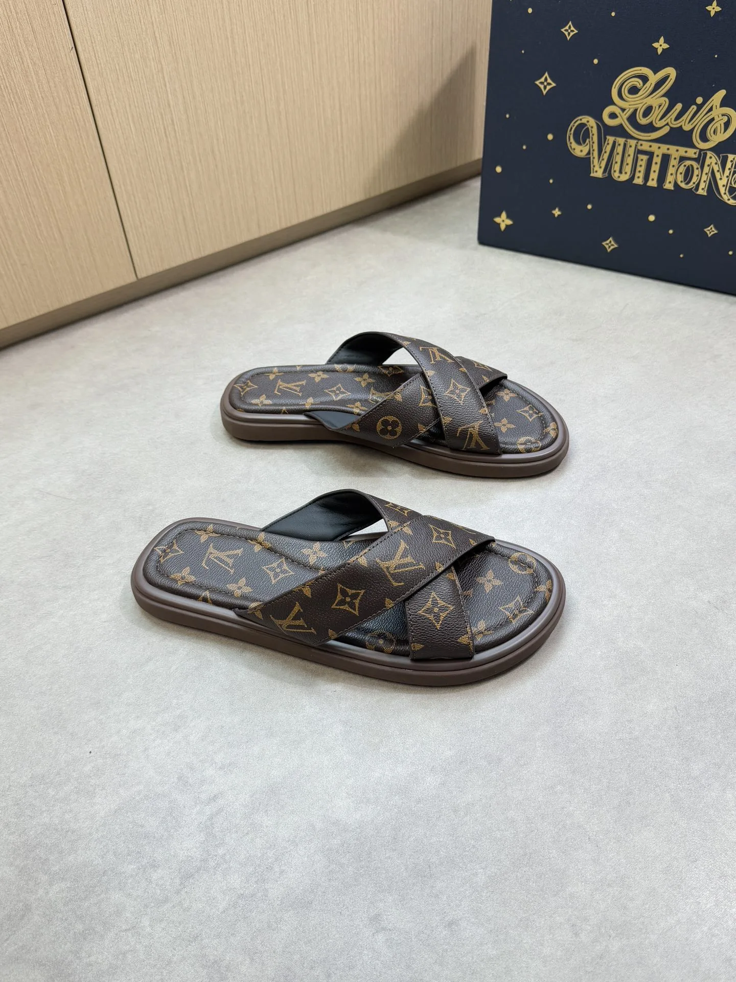 Louis Vuitton Slippers