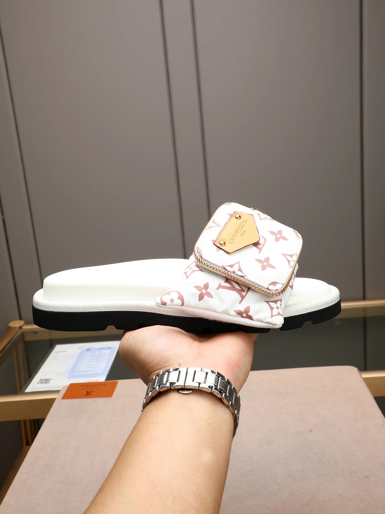 Louis Vuitton Slippers