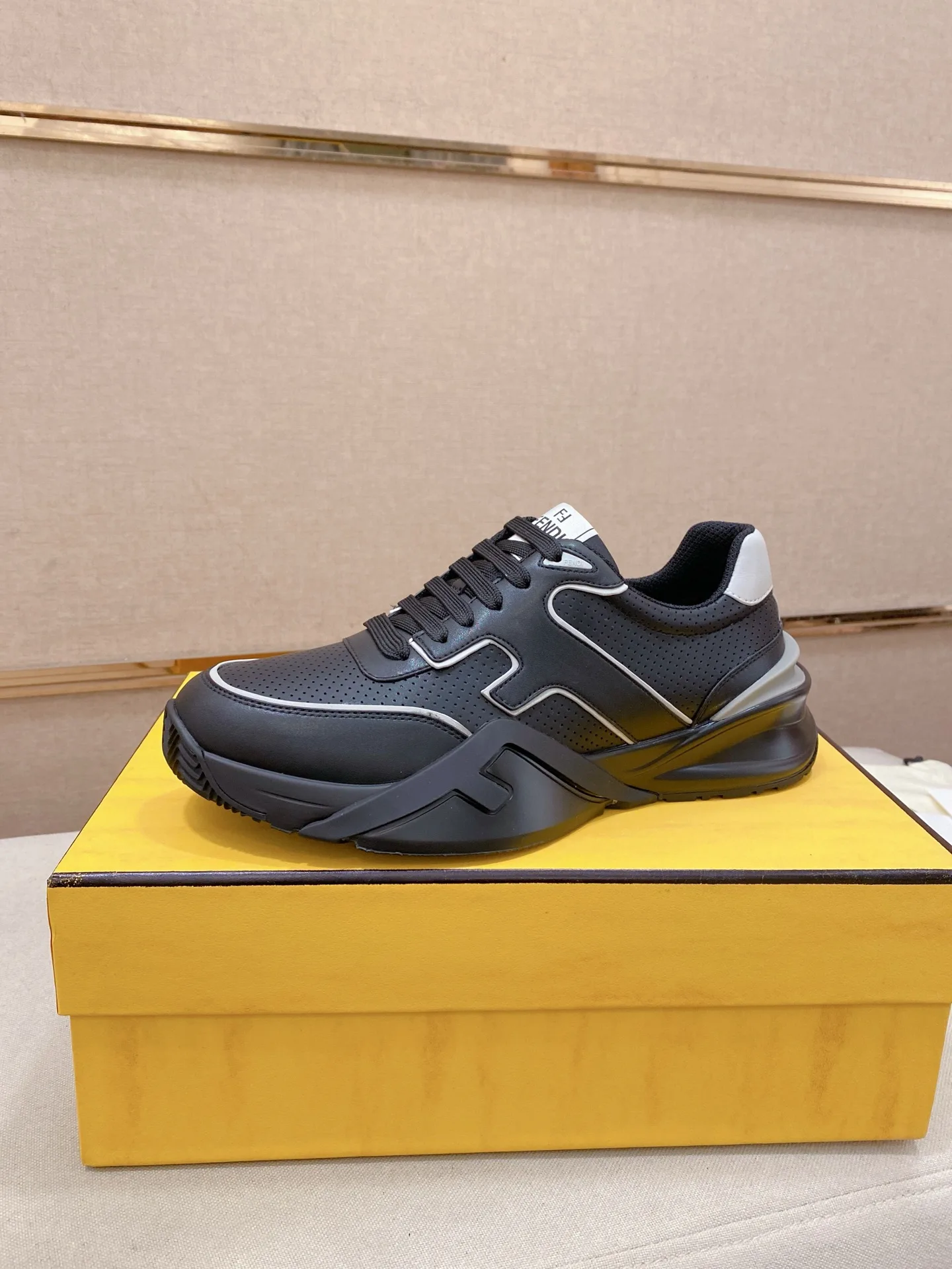 Fendi Sneakers