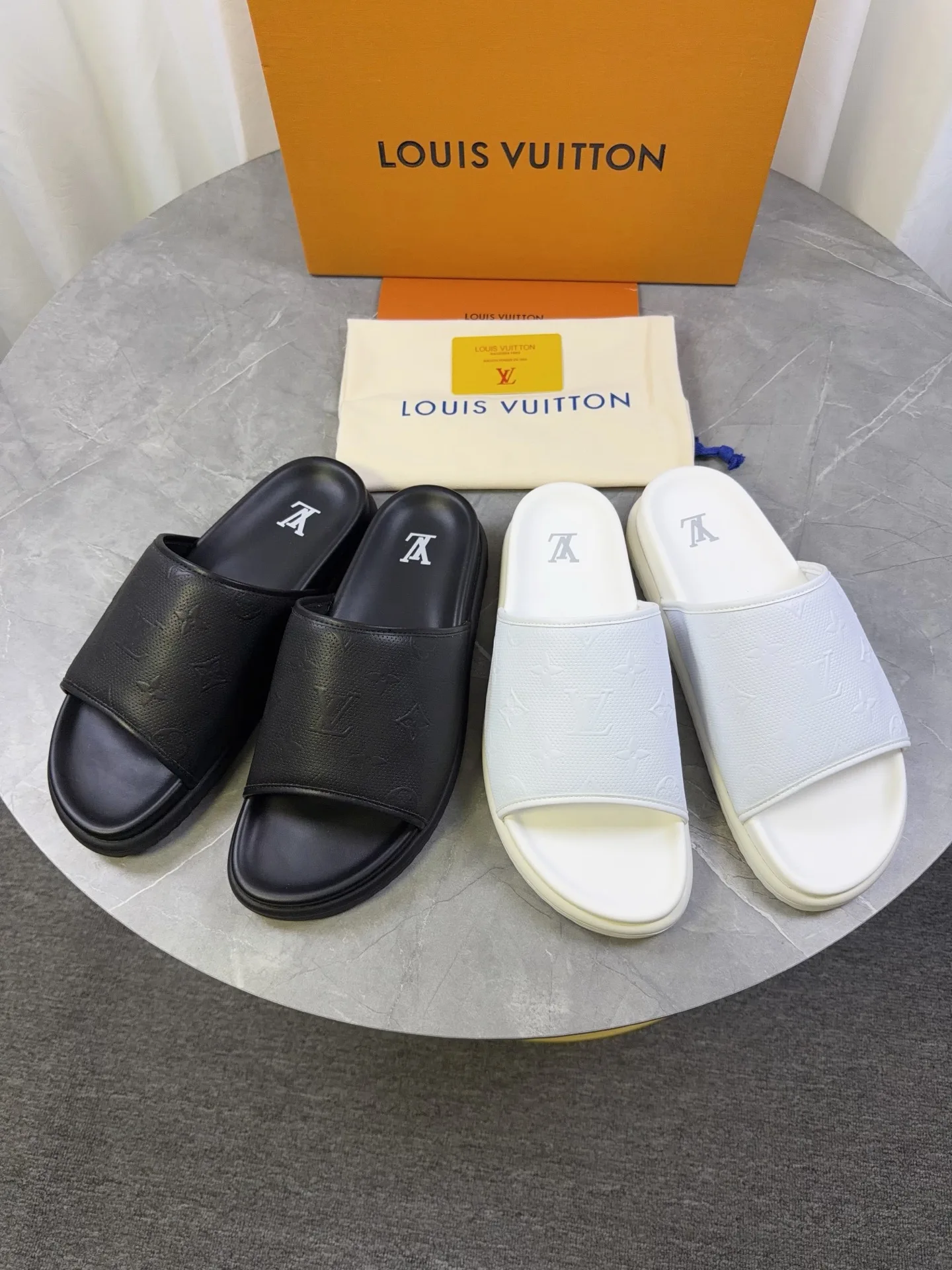 Louis Vuitton Slippers
