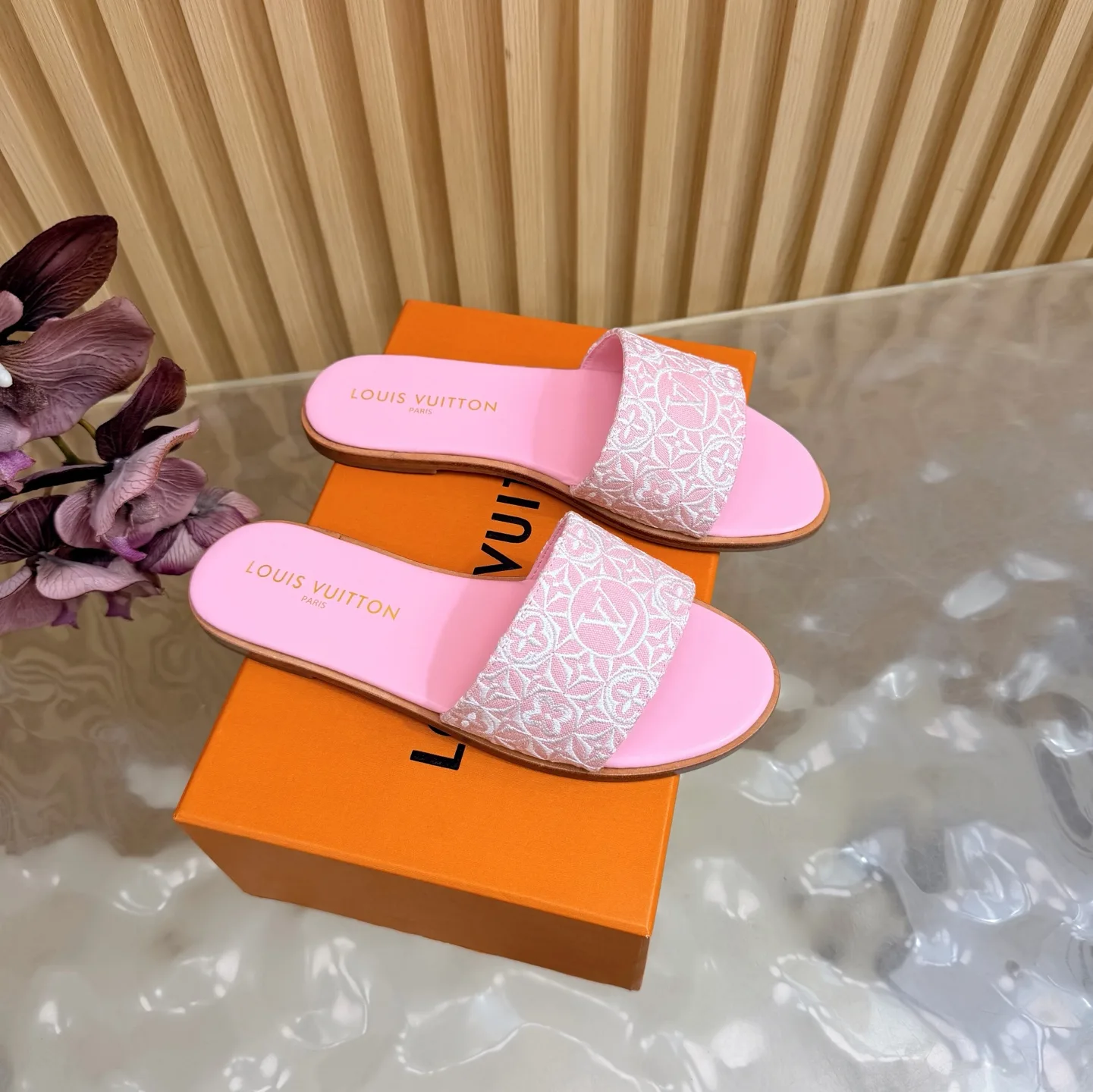 Louis Vuitton Slippers