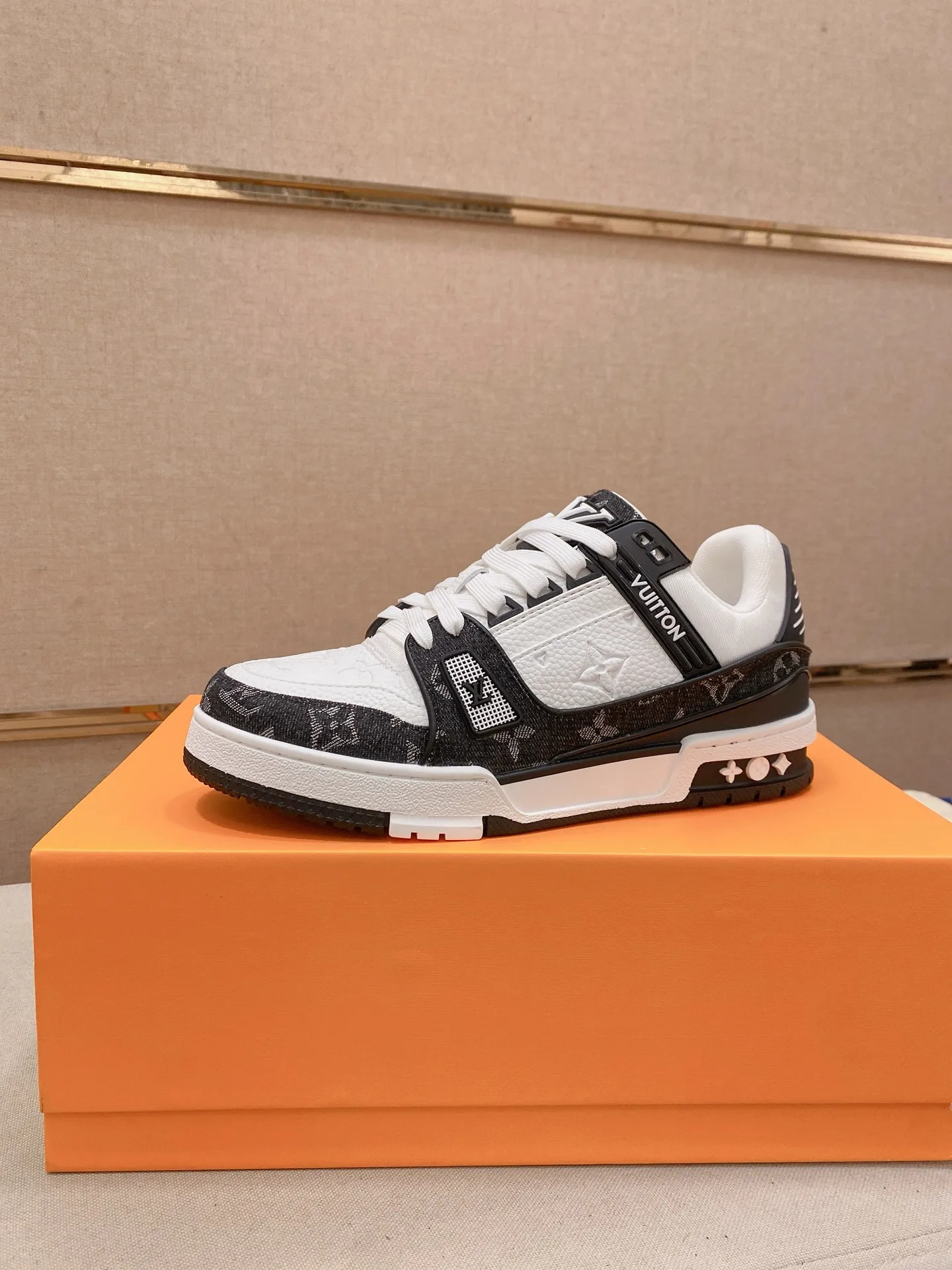 Ami Sneakers