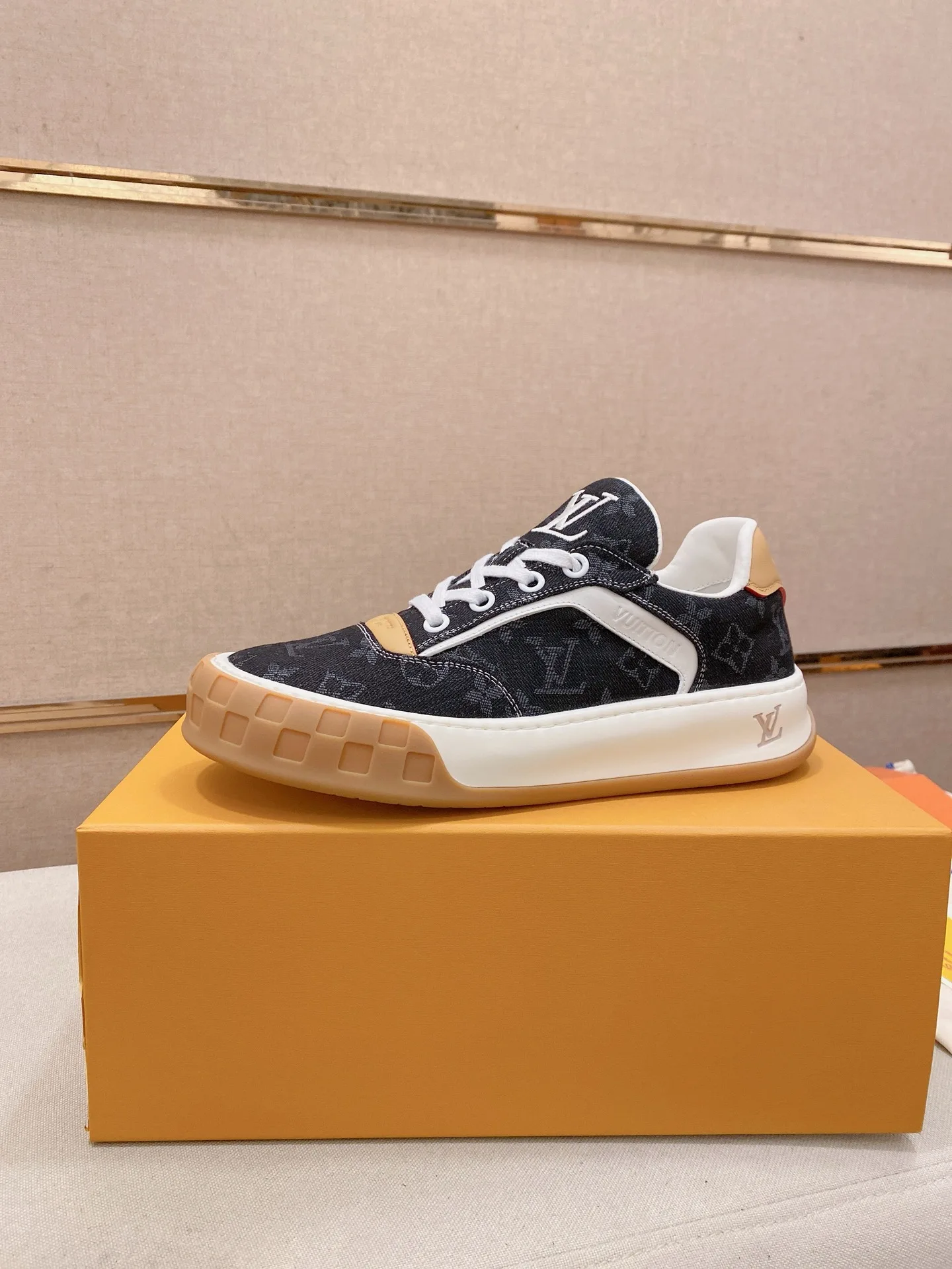 Louis Vuitton Sneakers