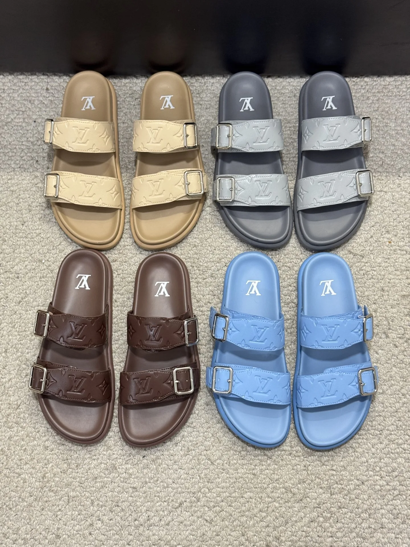Louis Vuitton Slippers