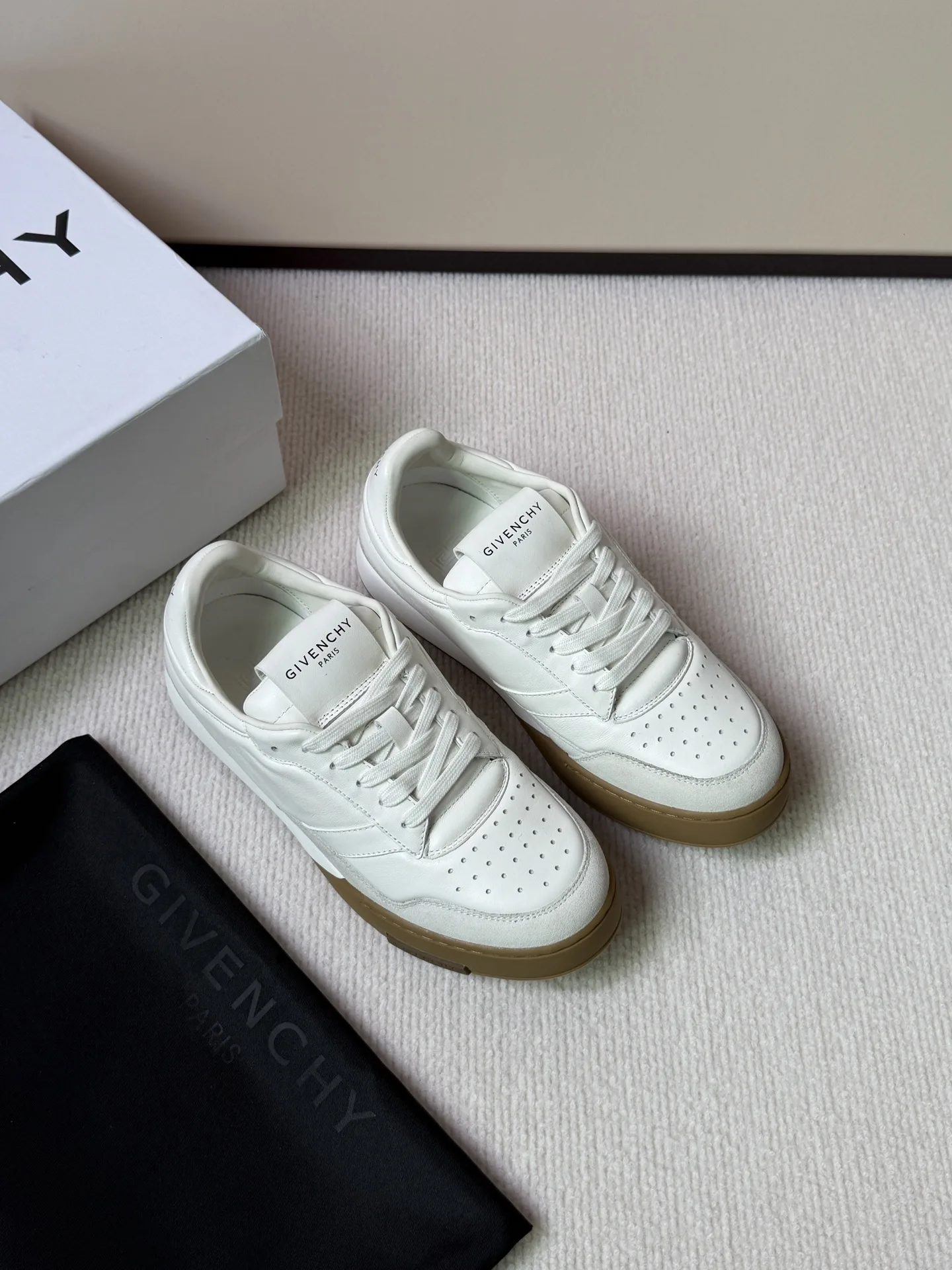 Givenchy Sneakers