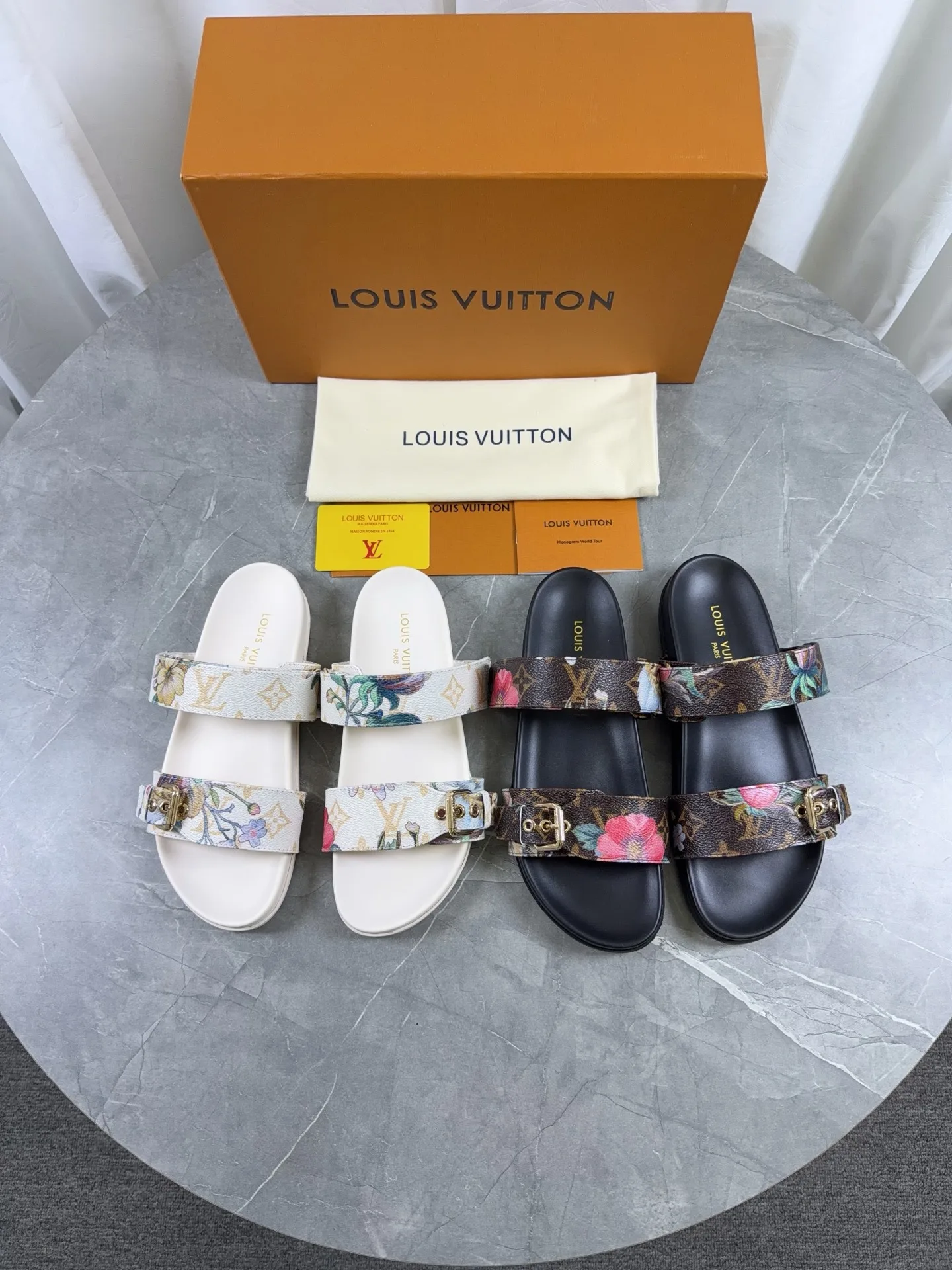 Louis Vuitton Slippers