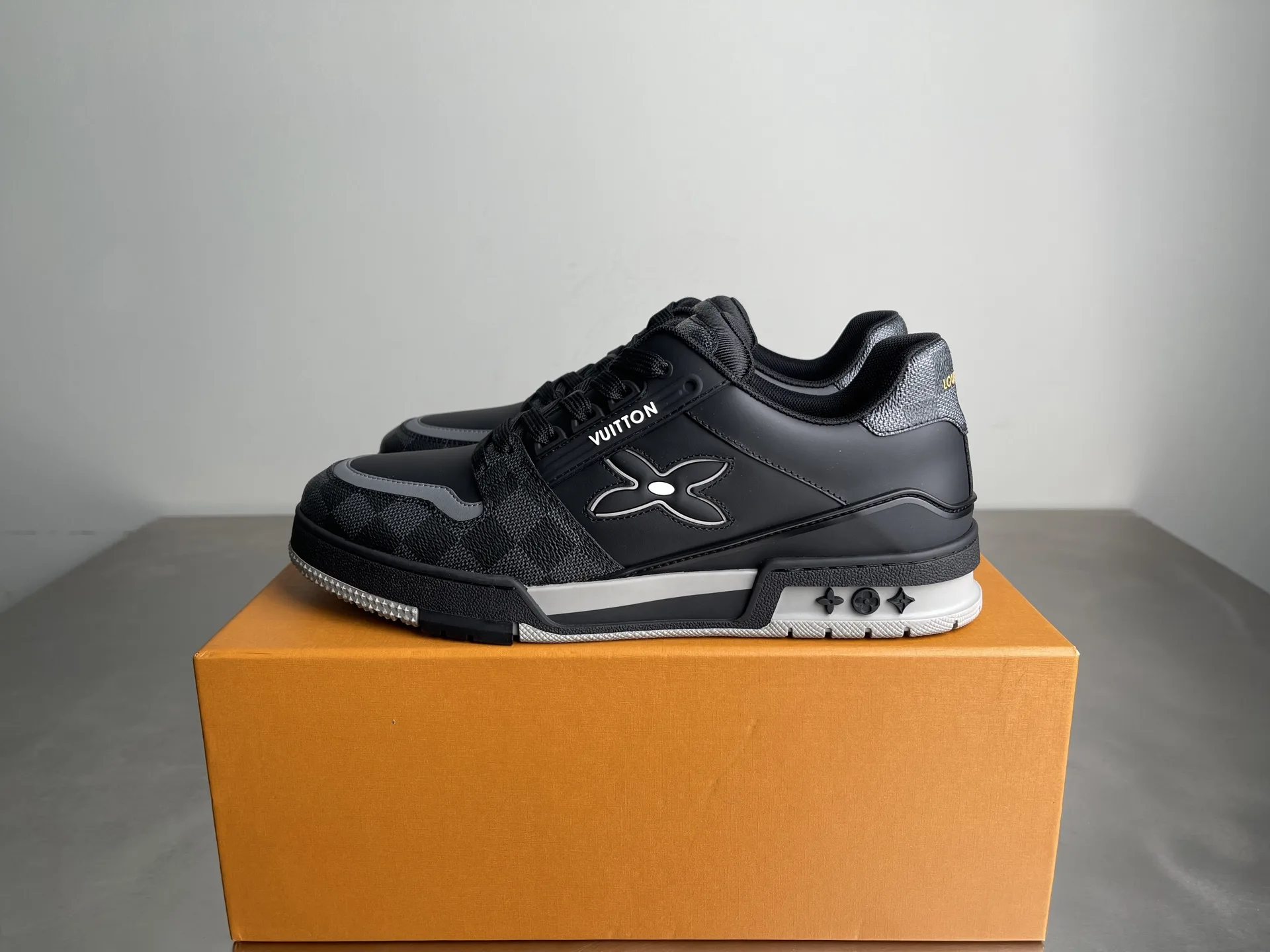 Louis Vuitton Sneakers