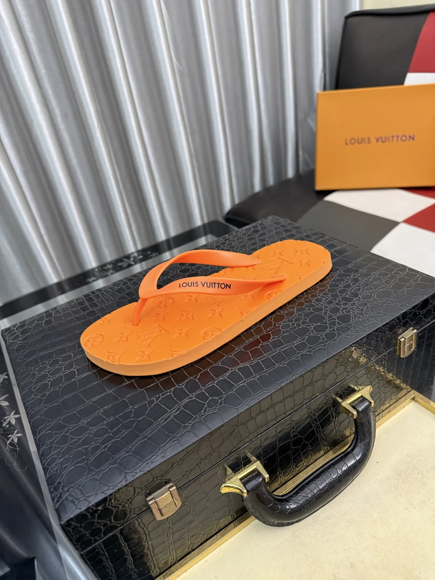 Louis Vuitton Slippers