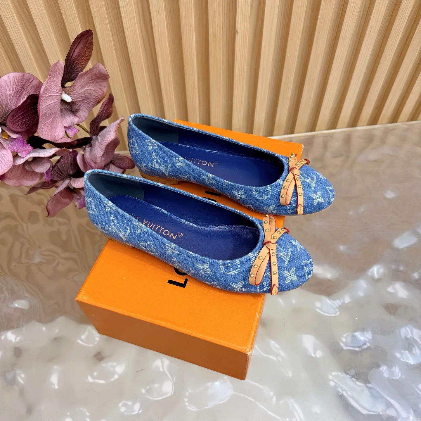 Louis Vuitton Slippers