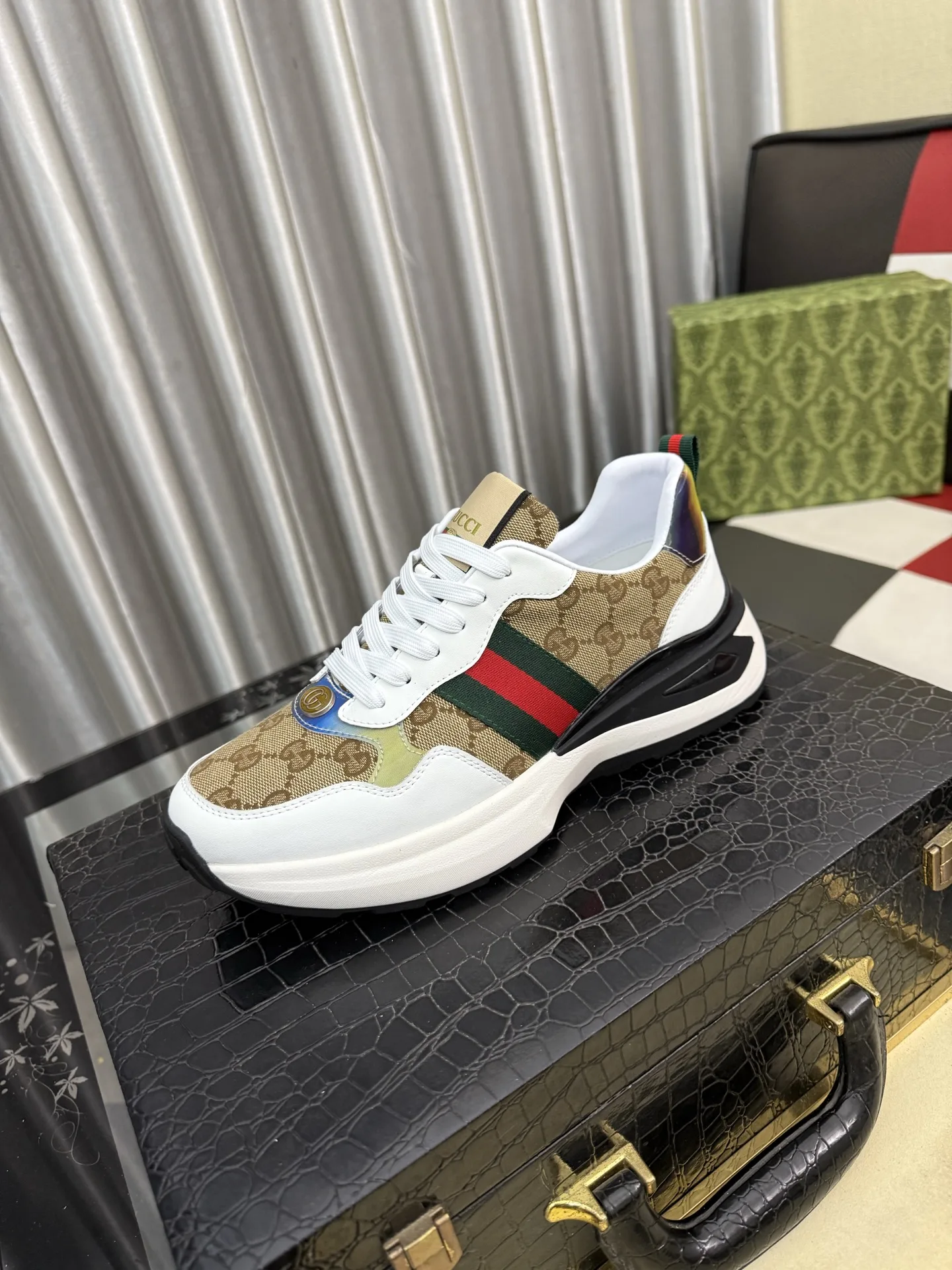 Gucci Casual Shoes