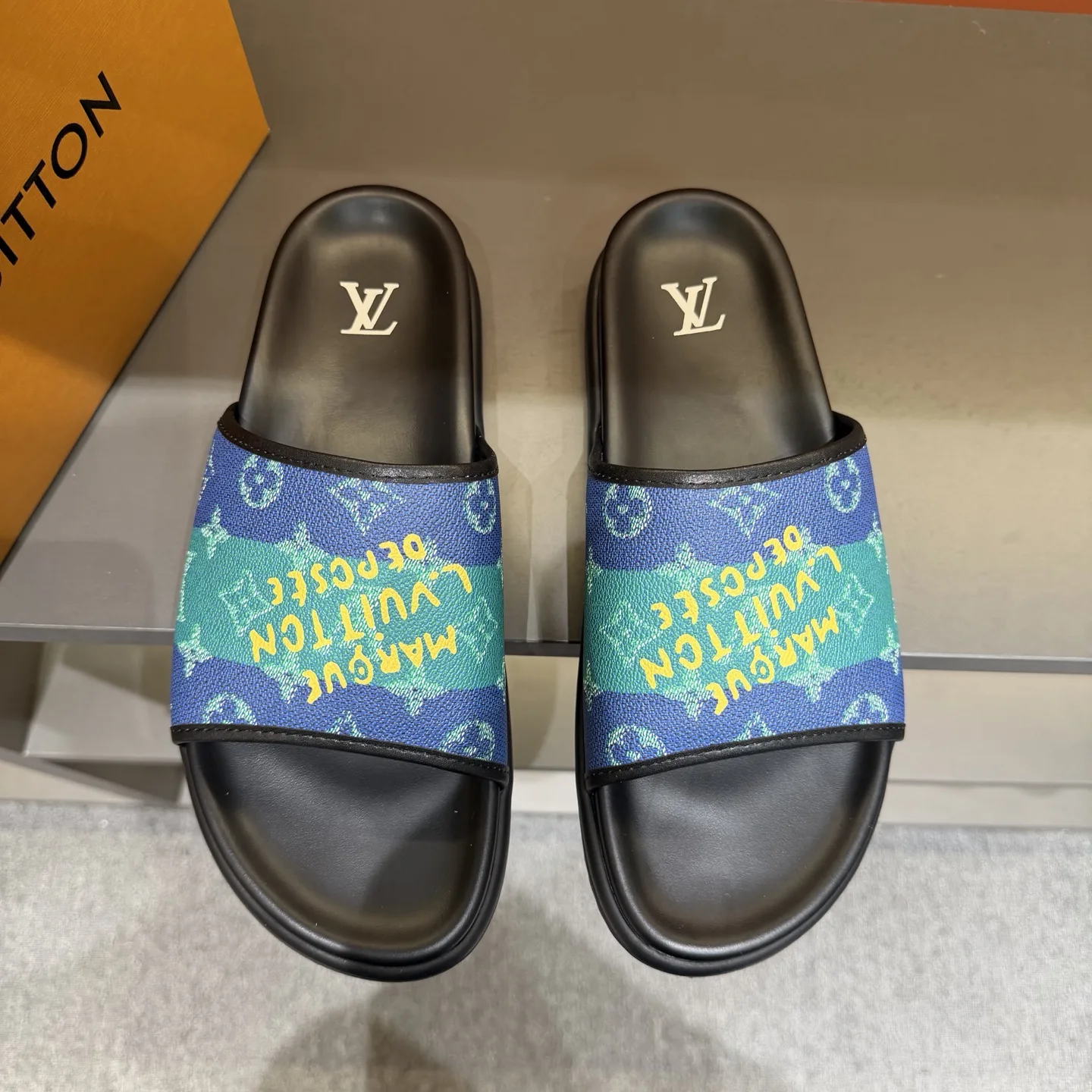 Louis Vuitton Slippers