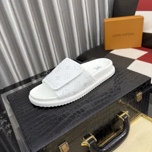 Louis Vuitton Slippers
