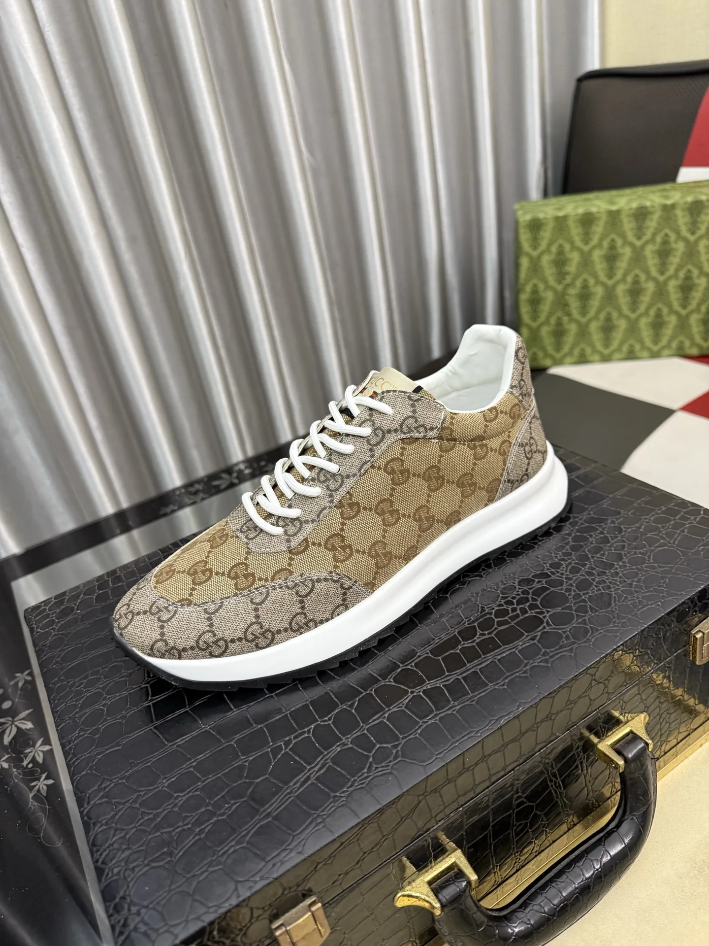 Gucci Casual Shoes