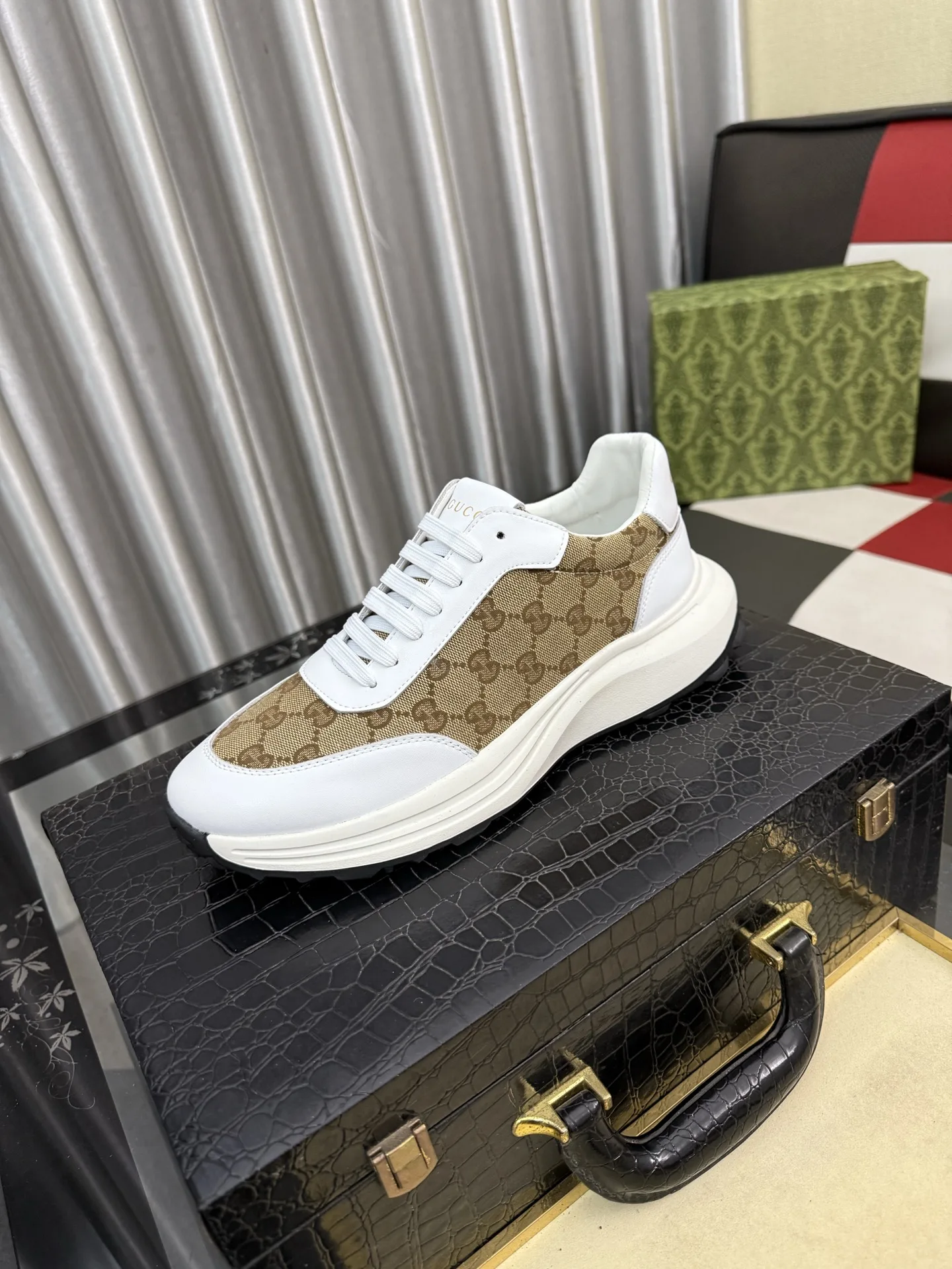 Gucci Casual Shoes