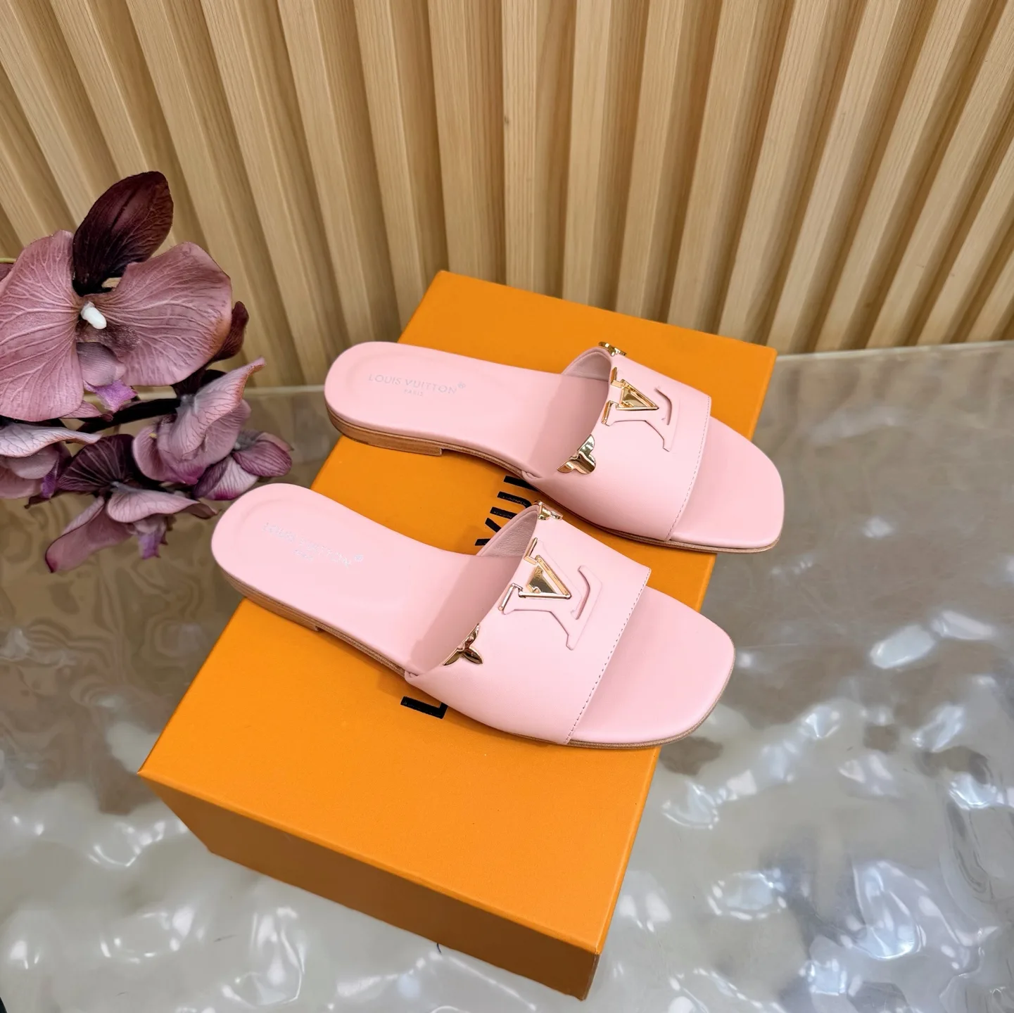 Louis Vuitton Slippers